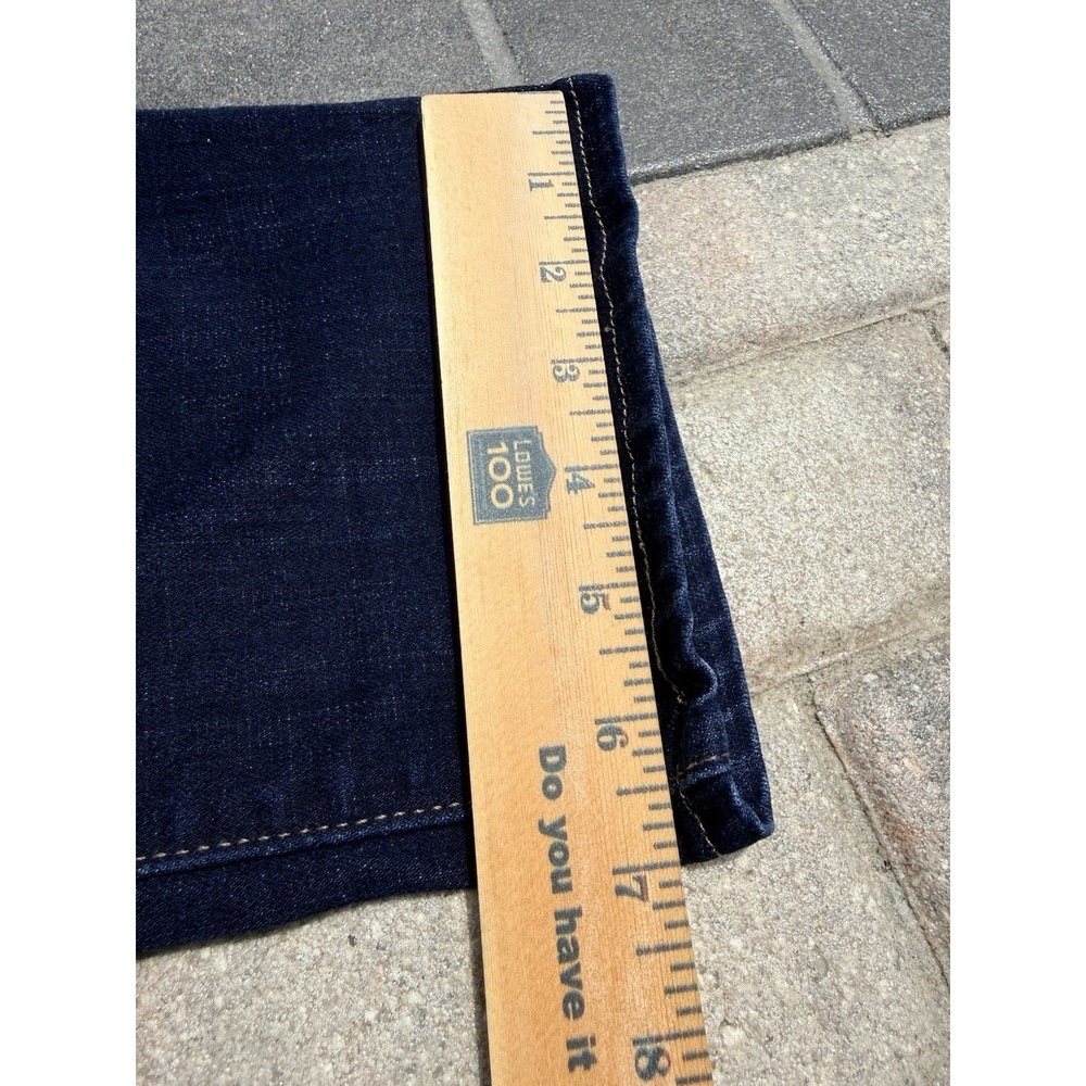Levi's Women's Straight Leg Dark Wash Medium Rise Jeans Size 28 Short - Picture 6 of 8